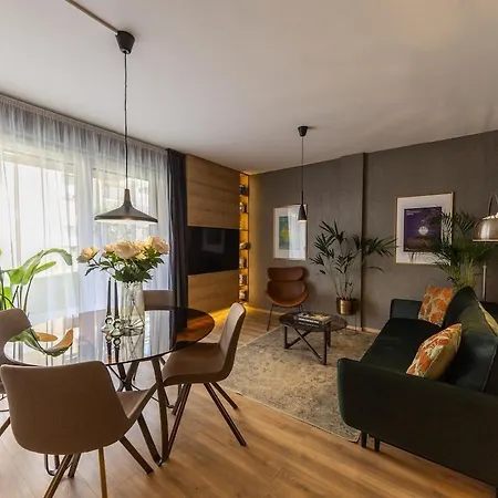 Lejlighed Fancy Private Terrace & Garden