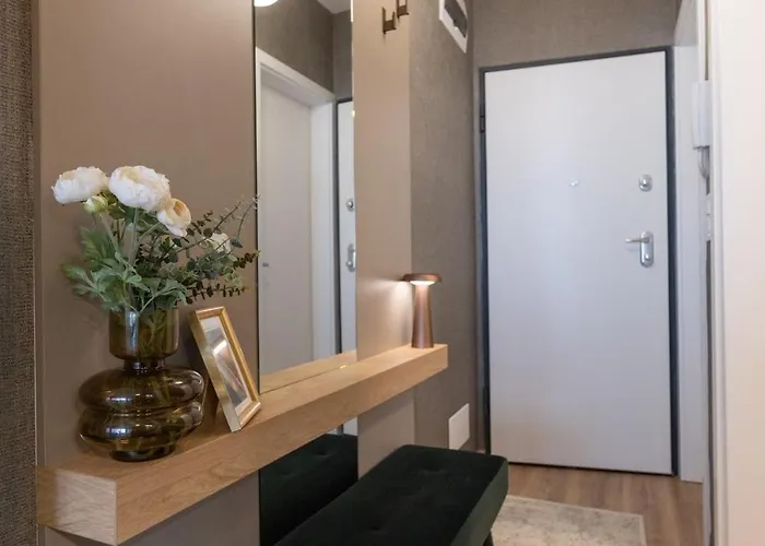 Lägenhet Fancy Private Parking & Garden