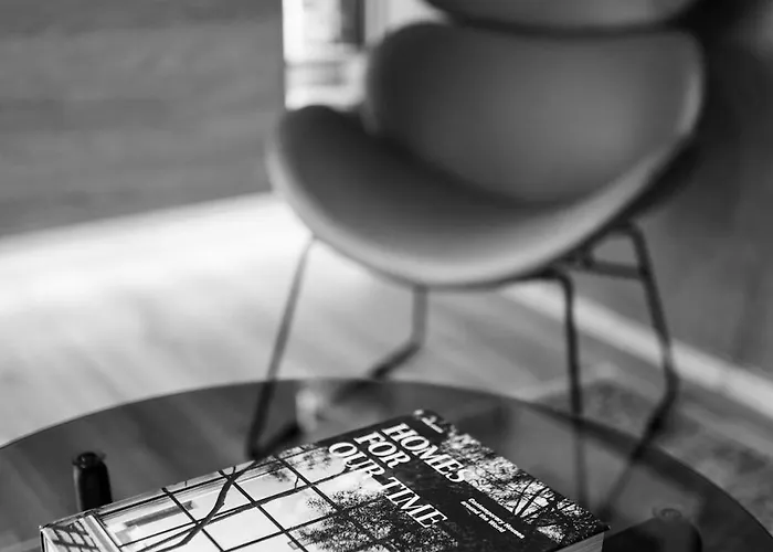 Fancy Private Parking & Garden