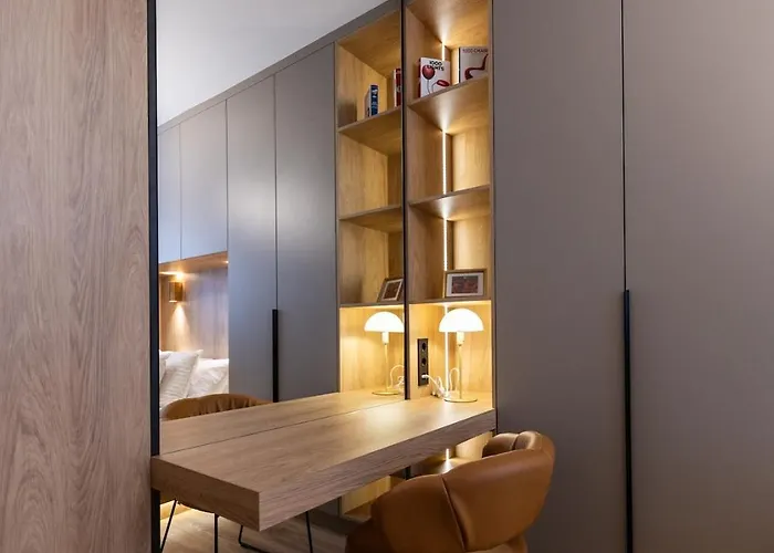 Lägenhet Fancy Private Parking & Garden *