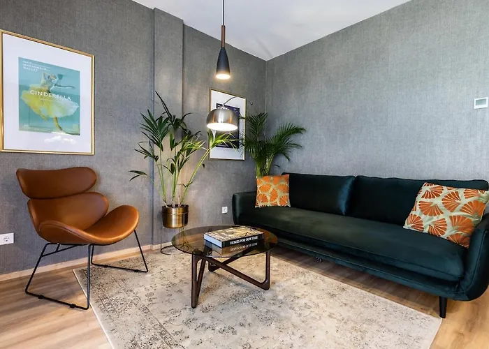 Lägenhet Fancy Private Parking & Garden *