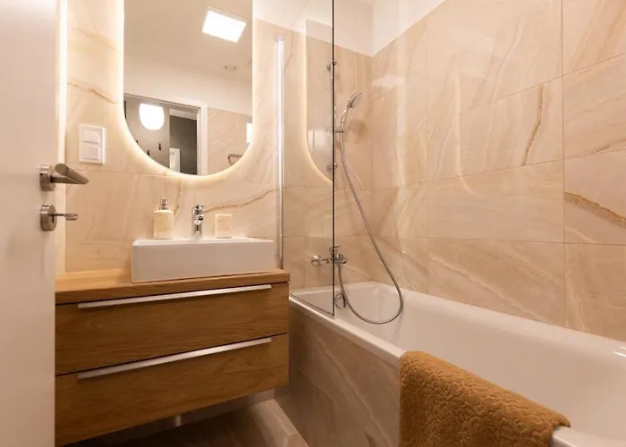 Fancy Private Parking & Garden Lägenhet