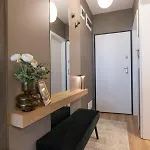 Apartman Fancy Private Parking & Garden